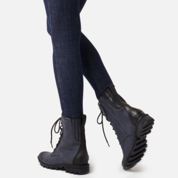 Sorel Shoes - Sorel phoenix lace up navy boots NEW